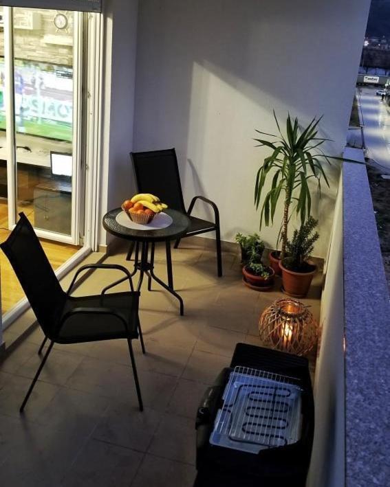Apartman Sunset เทรบินเย ภายนอก รูปภาพ