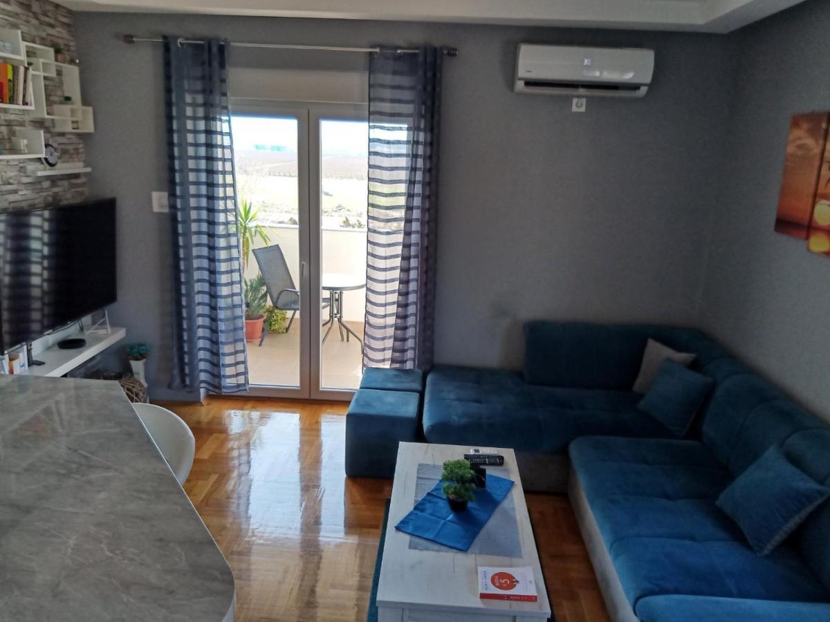 Apartman Sunset เทรบินเย ภายนอก รูปภาพ
